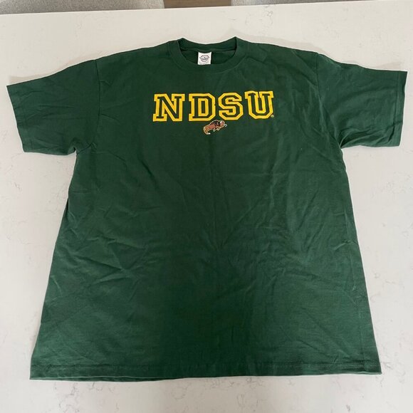 North Dakota State University Bison SS CNeck Cotton T Shirt Green Yel Sz XL NWT - Picture 10 of 10